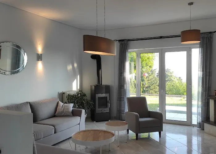 Sea Breeze Holiday home *