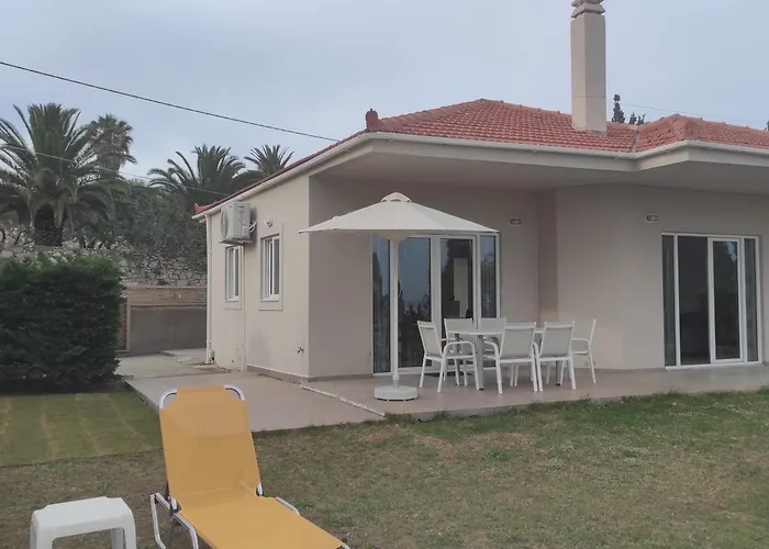 Sea Breeze Holiday home *