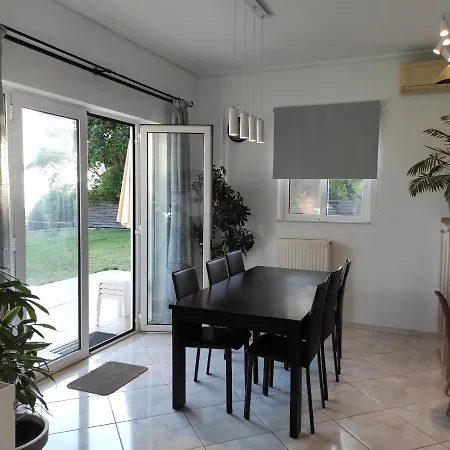 Sea Breeze Holiday home