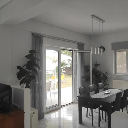 Sea Breeze Holiday home
