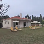 בית נופש Sea Breeze *